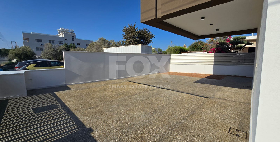 Unfurnished Ground Floor Office 100m2 in Ypsonas For Rent