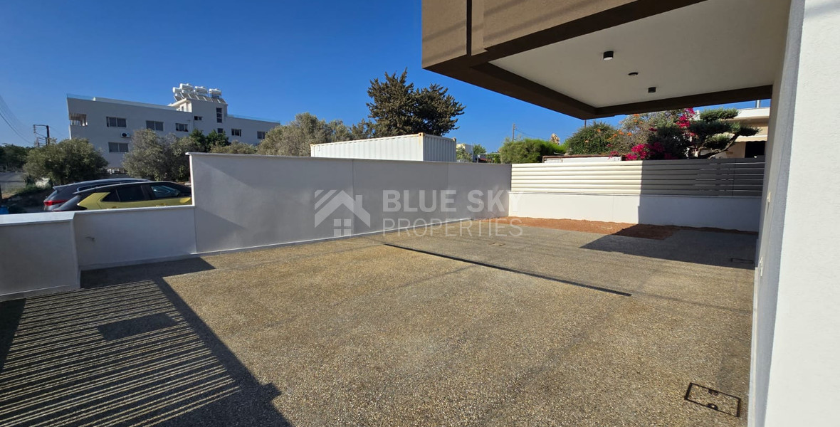 Unfurnished Ground Floor Office 100m2 in Ypsonas For Rent