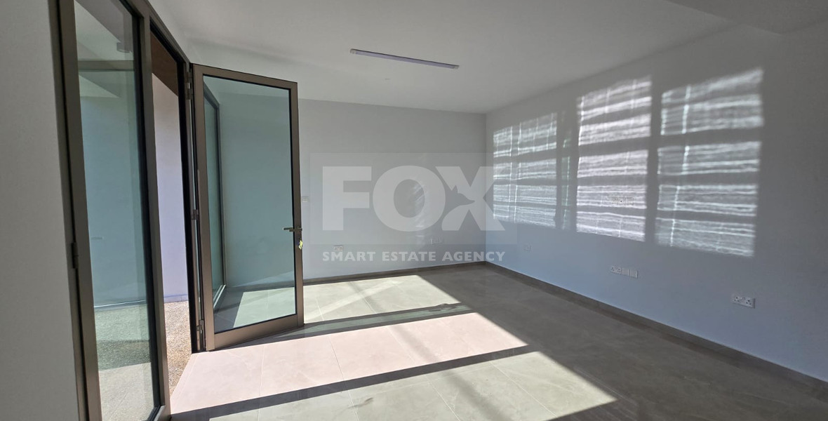 Unfurnished Ground Floor Office 100m2 in Ypsonas For Rent