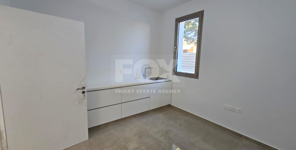 Unfurnished Ground Floor Office 100m2 in Ypsonas For Rent