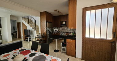 Fully Furnished-Beautiful Three Bedroom Semi Detached House for rent in Zakaki