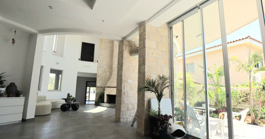 Five bedroom detached villa for sale in Agios Athanasios