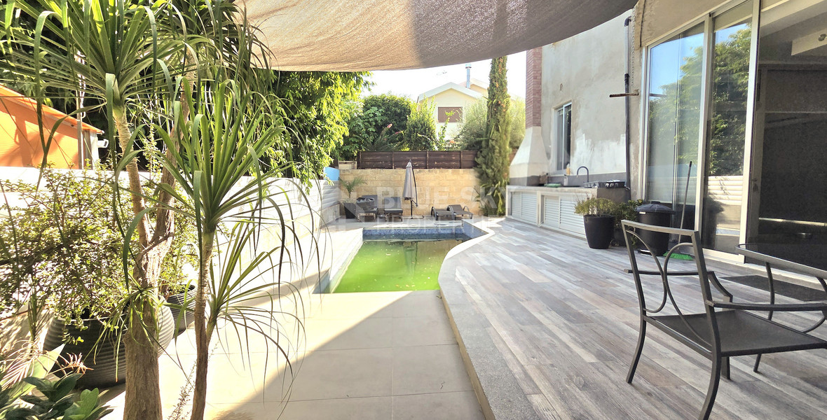 Five bedroom detached villa for sale in Agios Athanasios