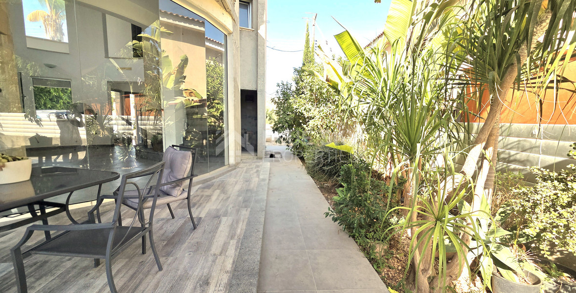 Five bedroom detached villa for sale in Agios Athanasios