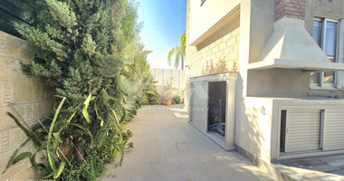 Five bedroom detached villa for sale in Agios Athanasios