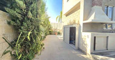 Five bedroom detached villa for sale in Agios Athanasios