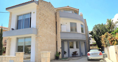 Five bedroom detached villa for sale in Agios Athanasios