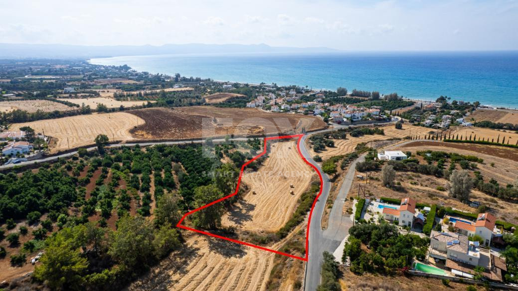 Tourist large Field in Argaka, in Paphos for sale.