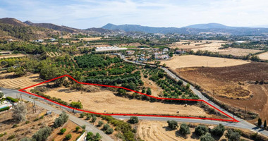 Tourist large Field in Argaka, in Paphos for sale.