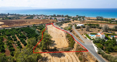 Tourist large Field in Argaka, in Paphos for sale.