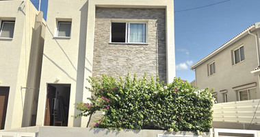 Six Bedroom Semi detached House for sale in Agios Athanasios