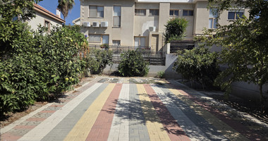 Six Bedroom Semi detached House for sale in Agios Athanasios