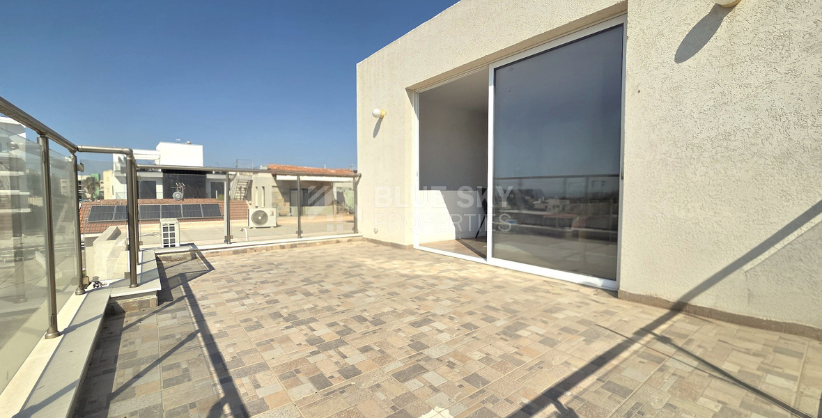 Six Bedroom Semi detached House for sale in Agios Athanasios