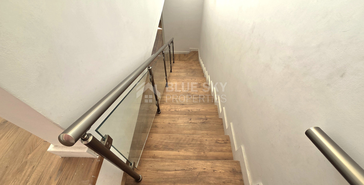 Six Bedroom Semi detached House for sale in Agios Athanasios