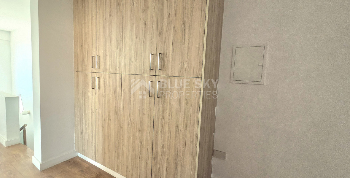 Six Bedroom Semi detached House for sale in Agios Athanasios