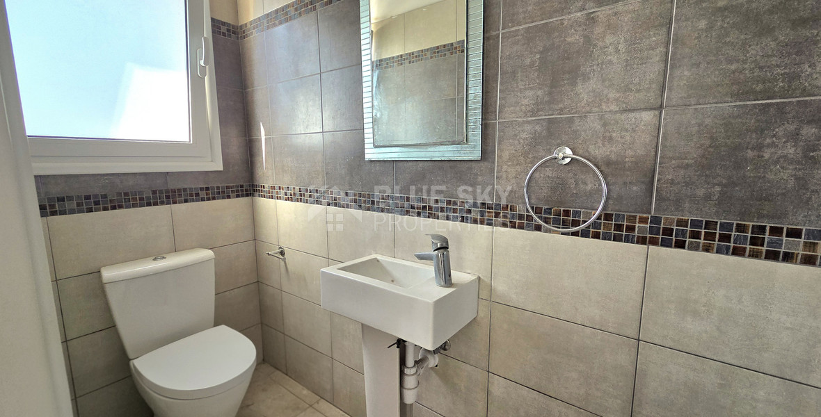 Six Bedroom Semi detached House for sale in Agios Athanasios