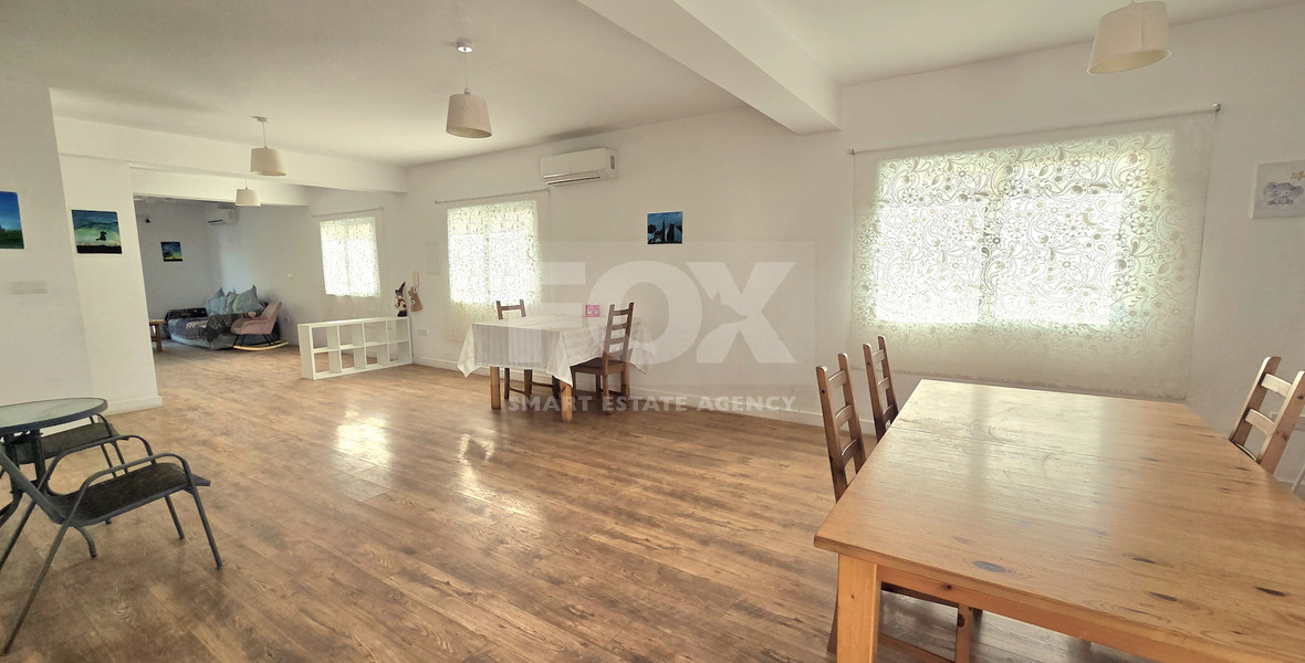 Six Bedroom Semi detached House for sale in Agios Athanasios