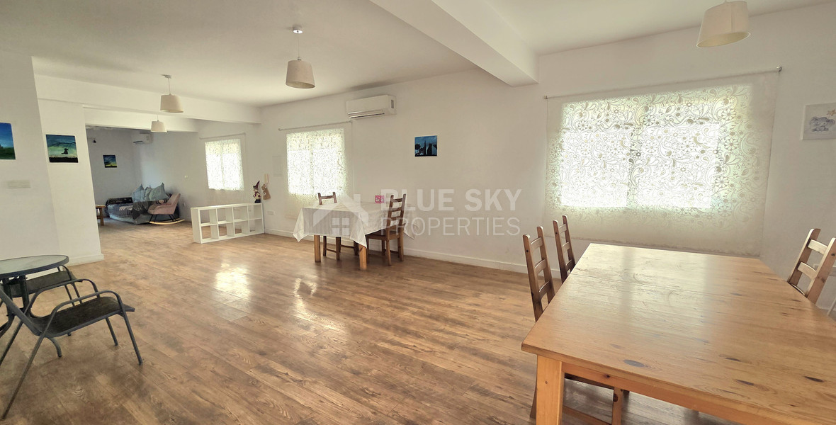 Six Bedroom Semi detached House for sale in Agios Athanasios