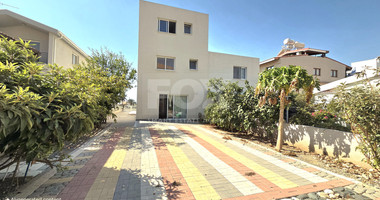 Six Bedroom Semi detached House for sale in Agios Athanasios