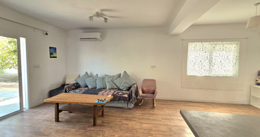 Six Bedroom Semi detached House for sale in Agios Athanasios