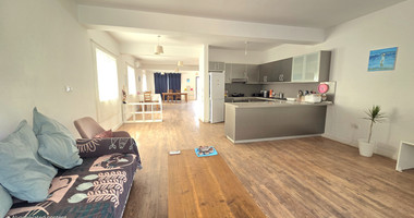 Six Bedroom Semi detached House for sale in Agios Athanasios