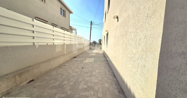 Six Bedroom Semi detached House for sale in Agios Athanasios