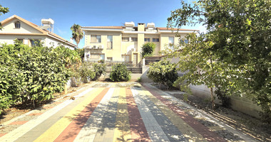 Six Bedroom Semi detached House for sale in Agios Athanasios