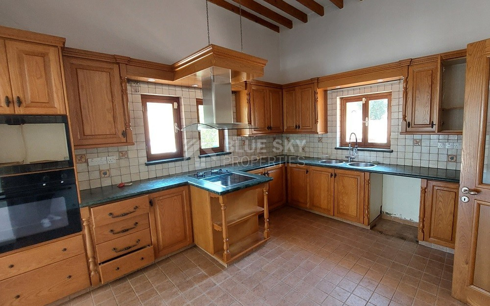 Five bedroom resale house in Geroskypou, in Paphos for sale