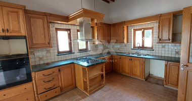 Five bedroom resale house in Geroskypou, in Paphos for sale