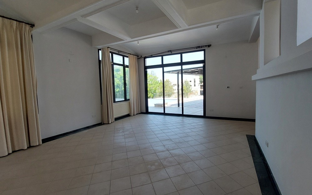 5 bedroom house 380 m² Yeroskipou, Cyprus