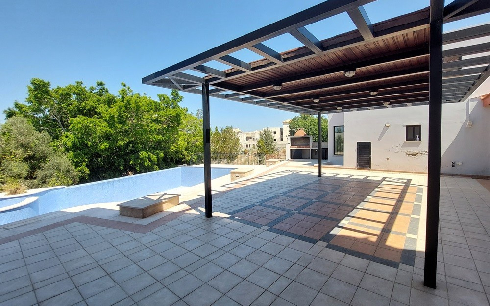 5 bedroom house 380 m² Yeroskipou, Cyprus