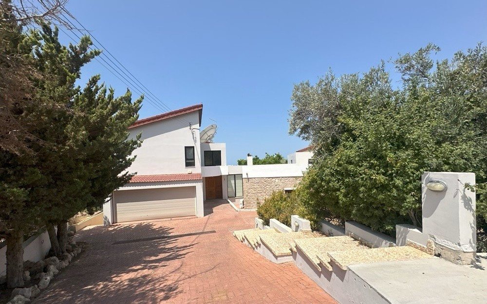 5 bedroom house 380 m² Yeroskipou, Cyprus