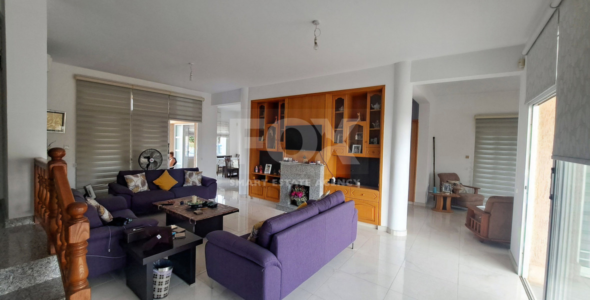 For sale, Six-bedroom detached house in Mesogi, Paphos