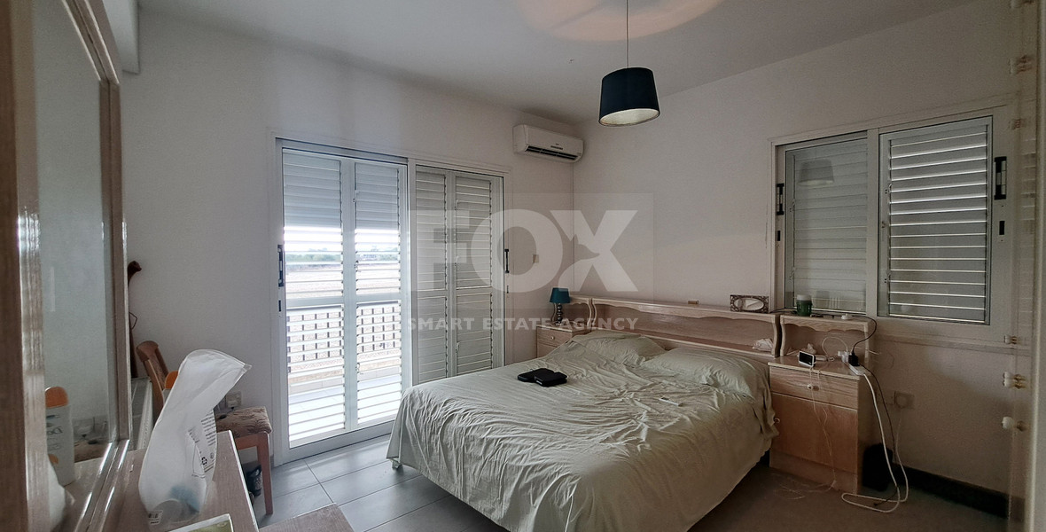 For sale, Six-bedroom detached house in Mesogi, Paphos