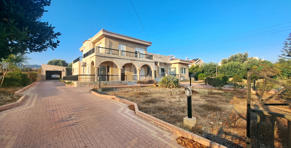 For sale, Six-bedroom detached house in Mesogi, Paphos