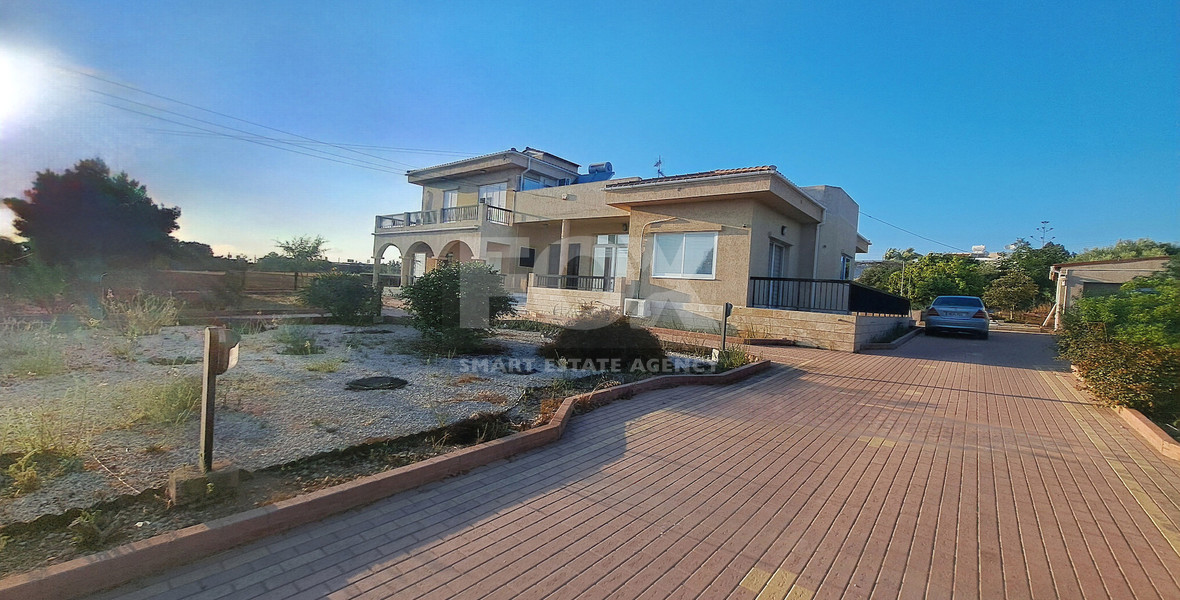 For sale, Six-bedroom detached house in Mesogi, Paphos