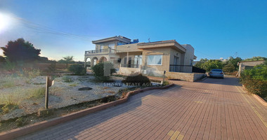 For sale, Six-bedroom detached house in Mesogi, Paphos