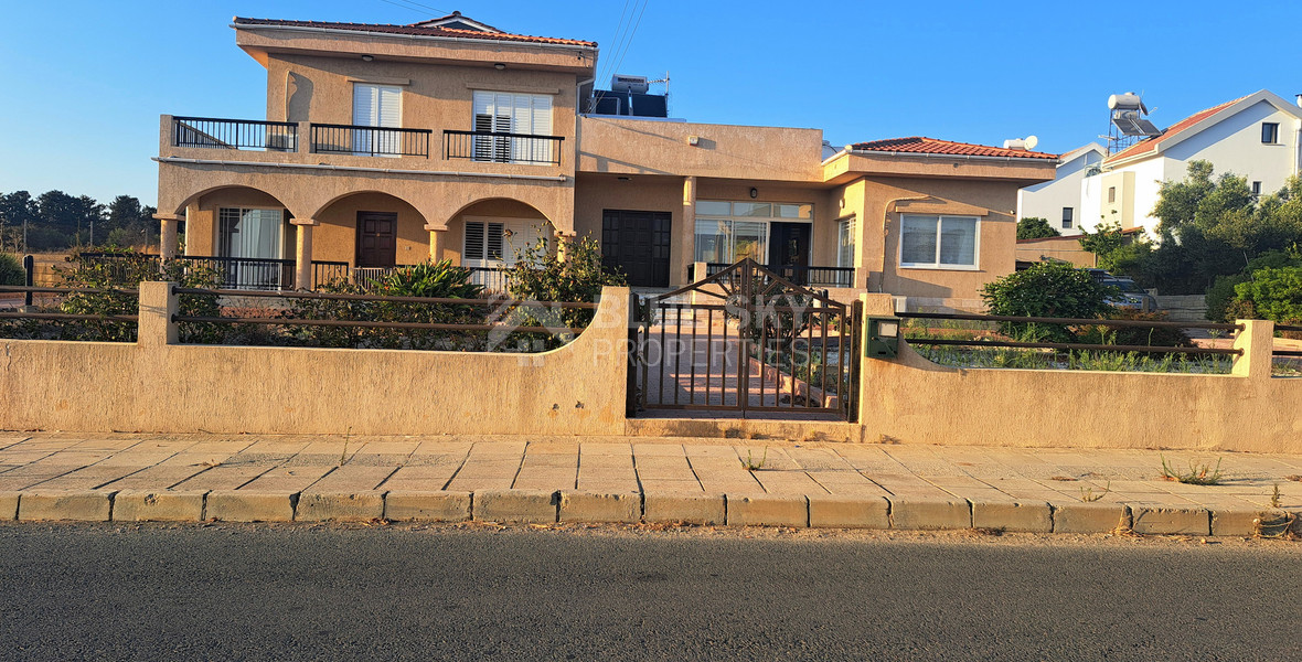 Spacious 6-Bedroom Detached House for Sale in Mesogi – Large Plot, Close to Amenities