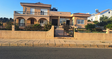 Spacious 6-Bedroom Detached House for Sale in Mesogi – Large Plot, Close to Amenities