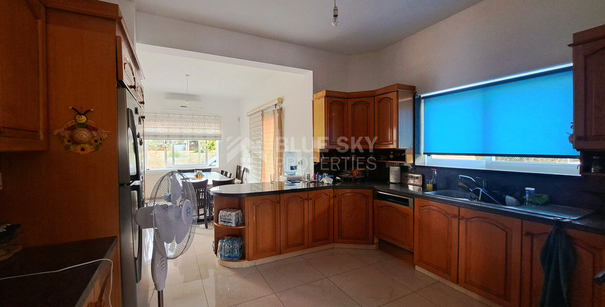 Spacious 6-Bedroom Detached House for Sale in Mesogi – Large Plot, Close to Amenities