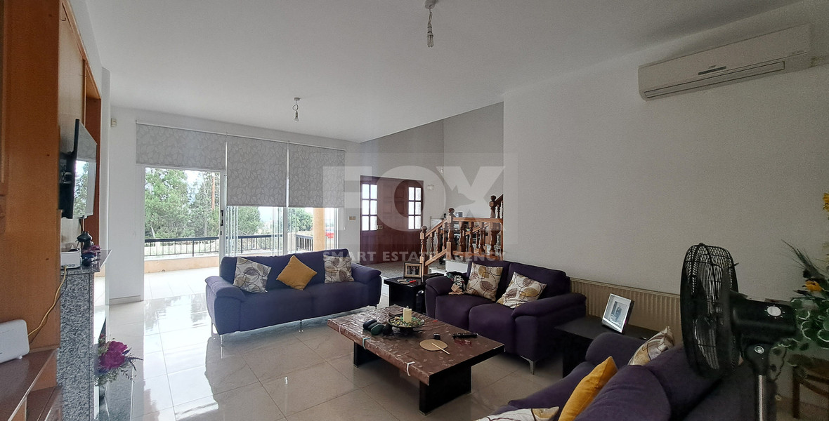 For sale, Six-bedroom detached house in Mesogi, Paphos