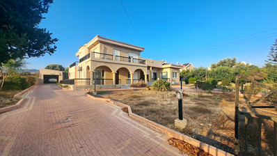 Spacious 6-Bedroom Detached House for Sale in Mesogi – Large Plot, Close to Amenities