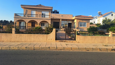 Spacious 6-Bedroom Detached House for Sale in Mesogi – Large Plot, Close to Amenities