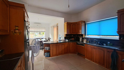 Spacious 6-Bedroom Detached House for Sale in Mesogi – Large Plot, Close to Amenities