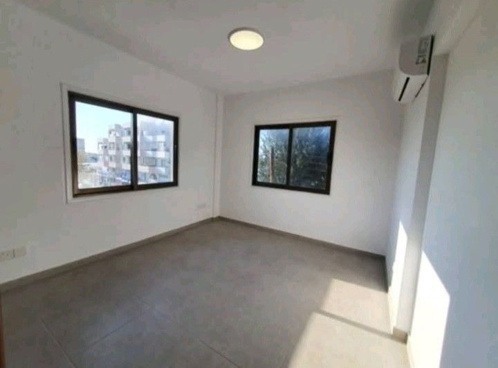 Oficina 65 m² en Pafos, Chipre