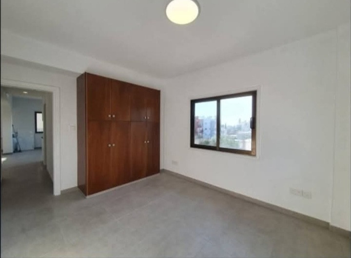 Oficina 65 m² en Pafos, Chipre