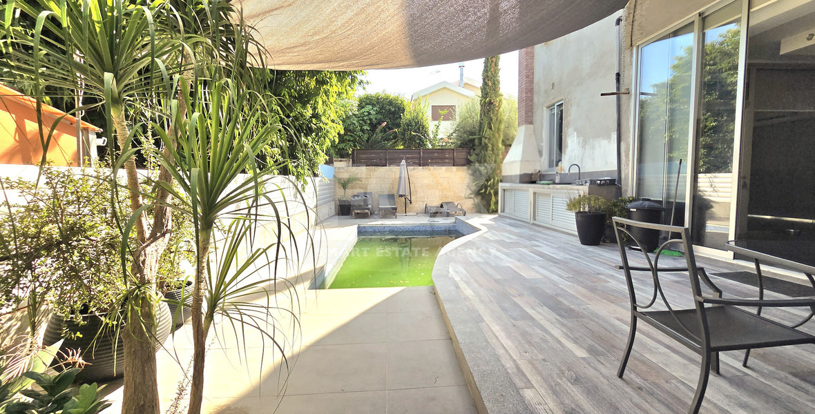 For rent detached Villa with Sea View in Agios Athanasios