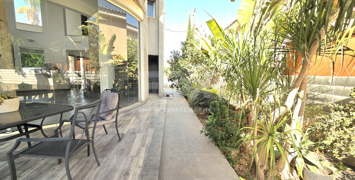 For rent detached Villa with Sea View in Agios Athanasios