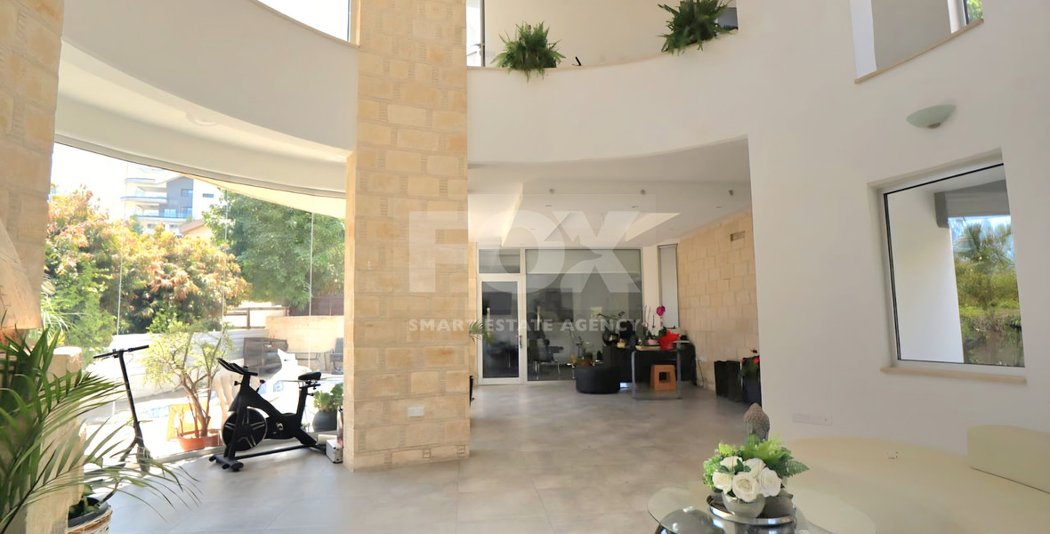 For rent detached Villa with Sea View in Agios Athanasios