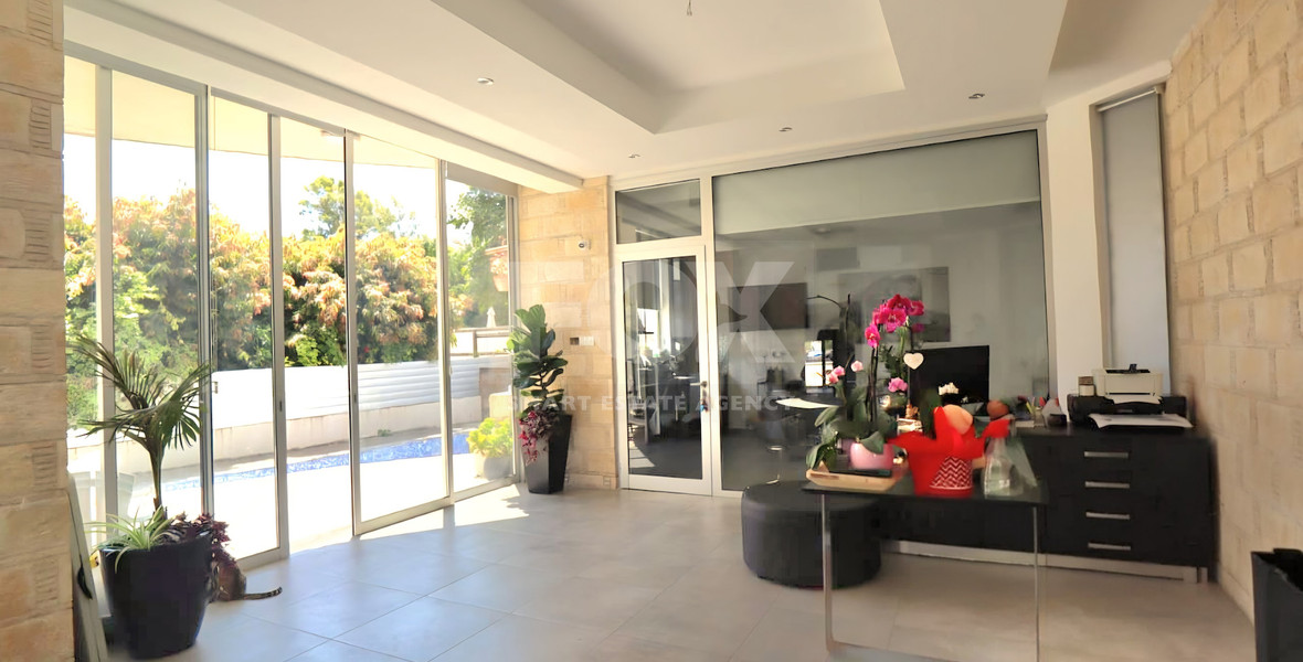 For rent detached Villa with Sea View in Agios Athanasios